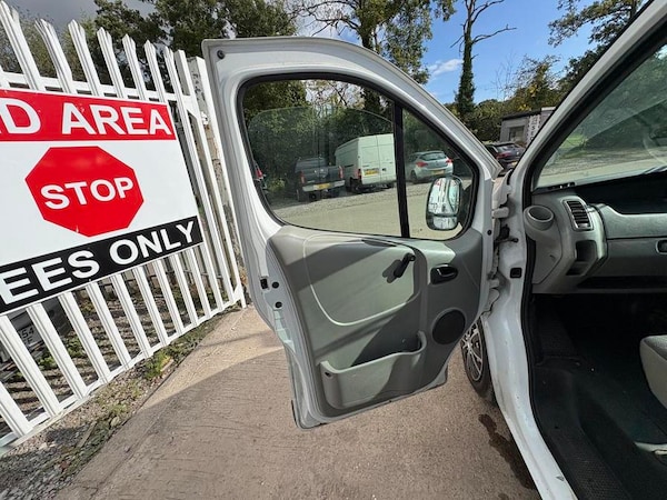 Used Vauxhall Vivaro 2011 for sale - 76100195: Photo 17