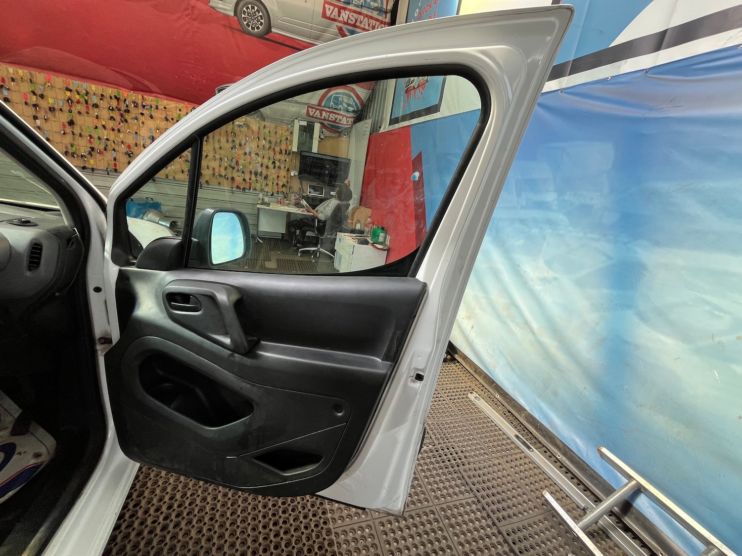 Vehicle 21