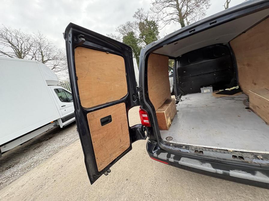 Used Volkswagen Transporter 2015 for sale - 78009814: Photo 10
