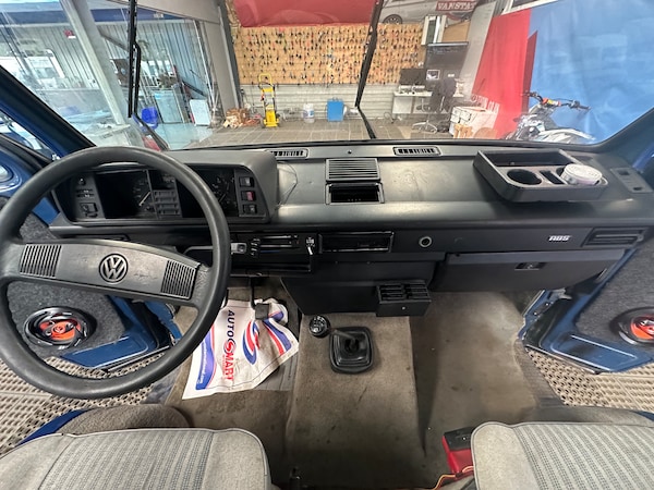 Used Volkswagen Transporter 2010 for sale - 74436486: Photo 3