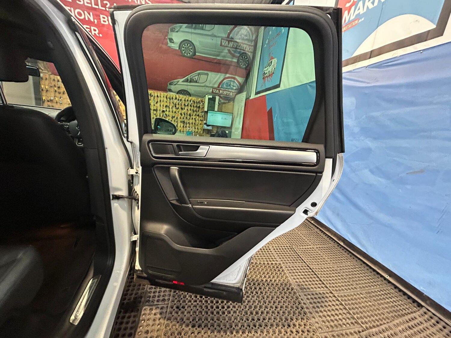 Used Volkswagen Touareg 2015 for sale - 73873307: Photo 22