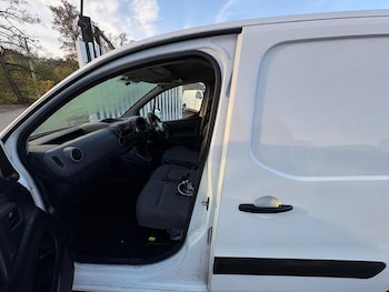 Used Citroen Berlingo 2017 for sale - 76501732: Photo