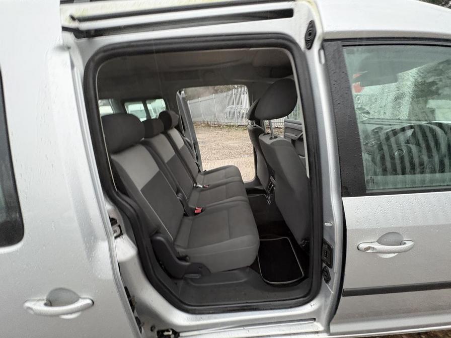 Used Volkswagen Caddy Maxi Life 2011 for sale - 77500047: Photo 11