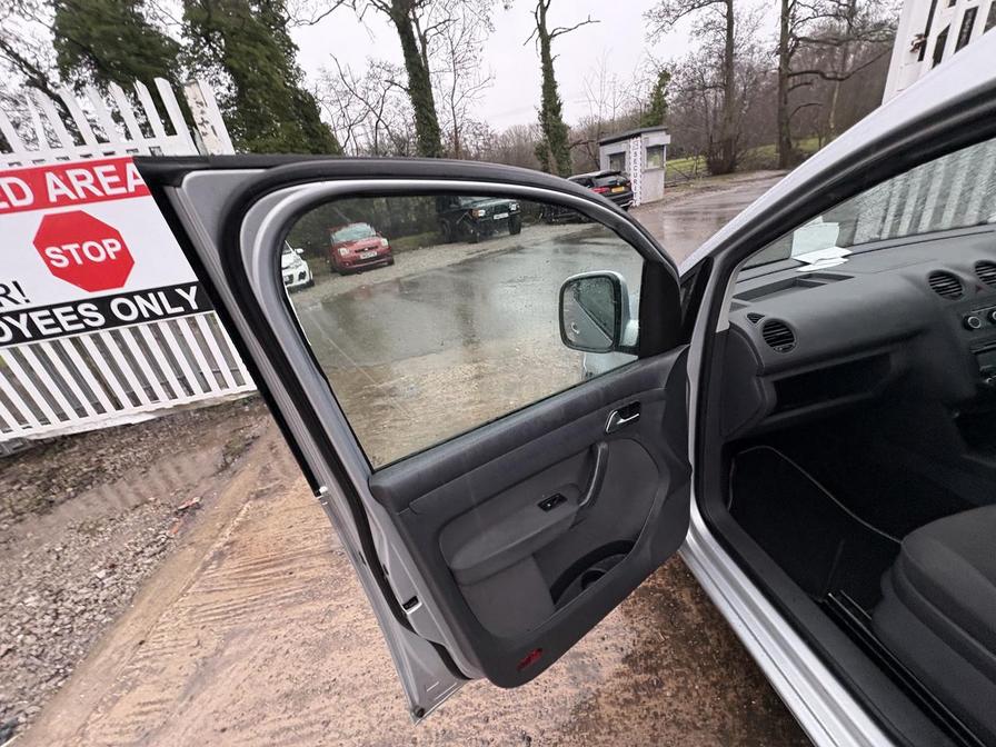 Used Volkswagen Caddy Maxi Life 2011 for sale - 77500047: Photo 13