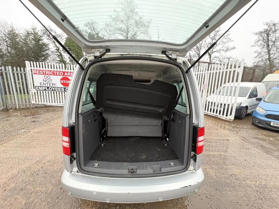 Used Volkswagen Caddy Maxi Life 2011 for sale - 77500047: Photo 4