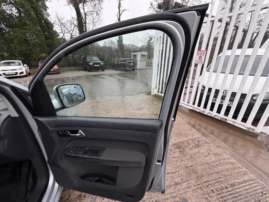 Used Volkswagen Caddy Maxi Life 2011 for sale - 77500047: Photo 5