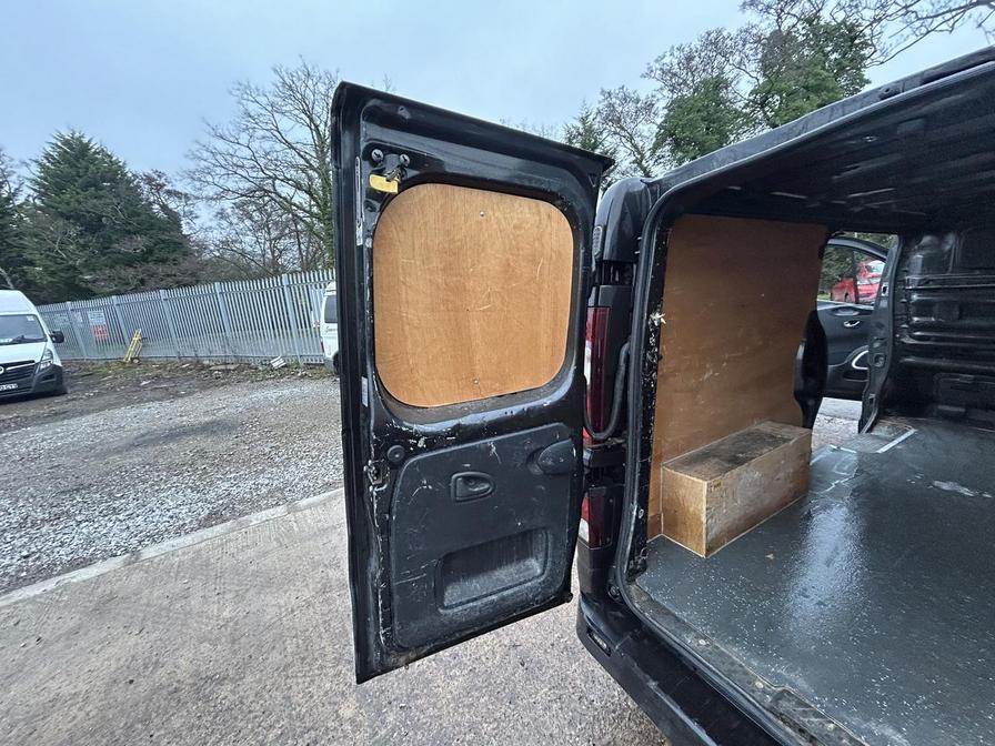 Used Vauxhall Vivaro 2015 for sale - 77058083: Photo 15