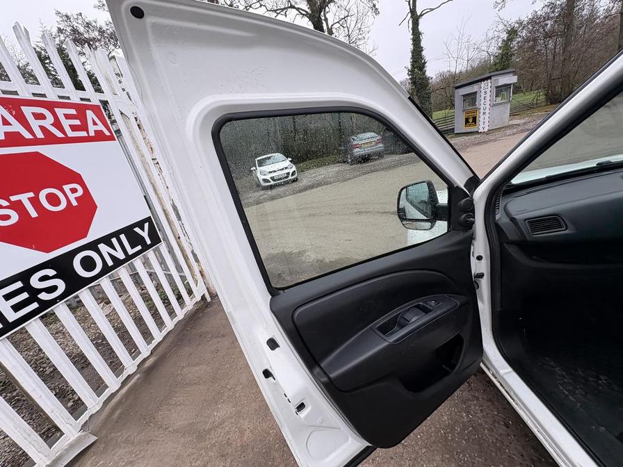 Used Vauxhall Combo 2018 for sale - 77810727: Photo 7