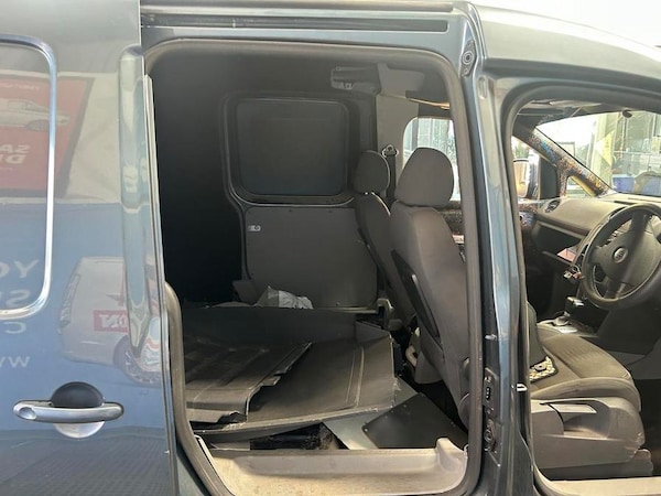 Used Volkswagen Caddy Maxi 2008 for sale - 76155456: Photo 6
