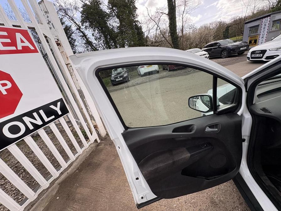 Used Ford Transit Courier 2016 for sale - 78074879: Photo 10