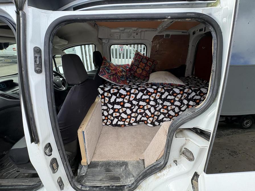 Used Ford Transit Courier 2016 for sale - 78074879: Photo 4