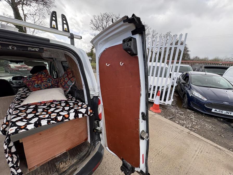 Used Ford Transit Courier 2016 for sale - 78074879: Photo 9