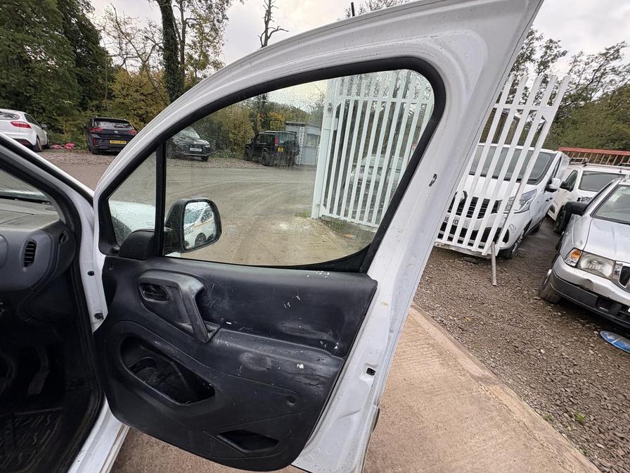 Used Peugeot Partner 2017 for sale - 76362070: Photo 18