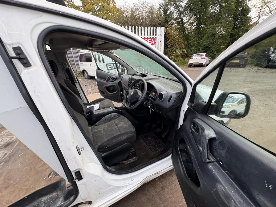 Used Peugeot Partner 2017 for sale - 76362070: Photo 19