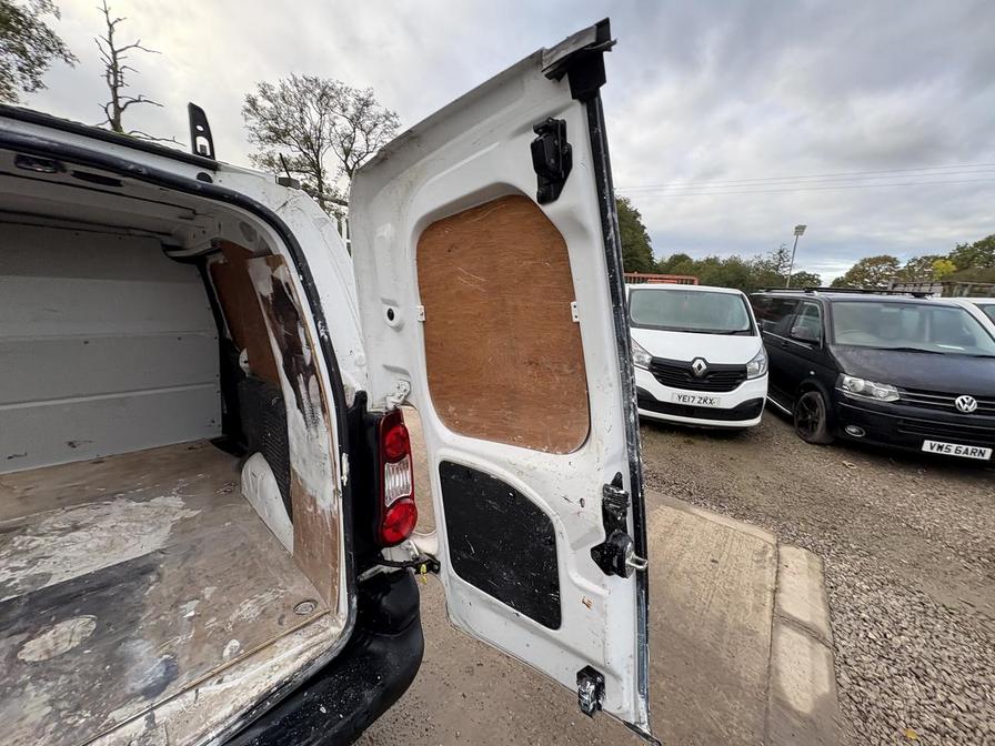 Used Peugeot Partner 2017 for sale - 76362070: Photo 8