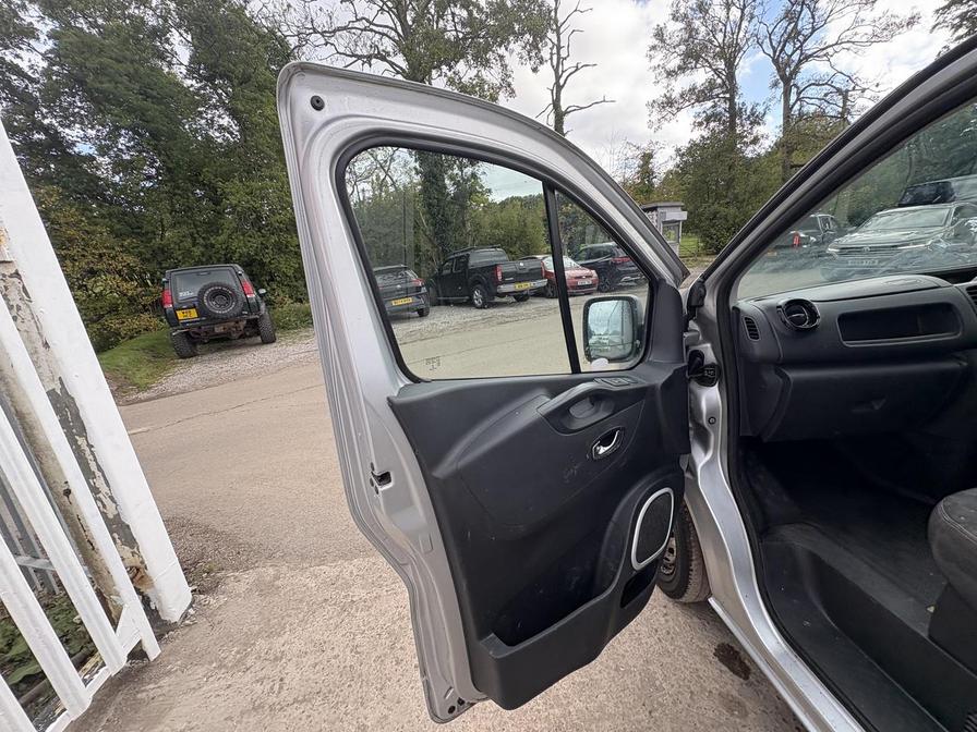 Used Vauxhall Vivaro 2017 for sale - 76217579: Photo 14