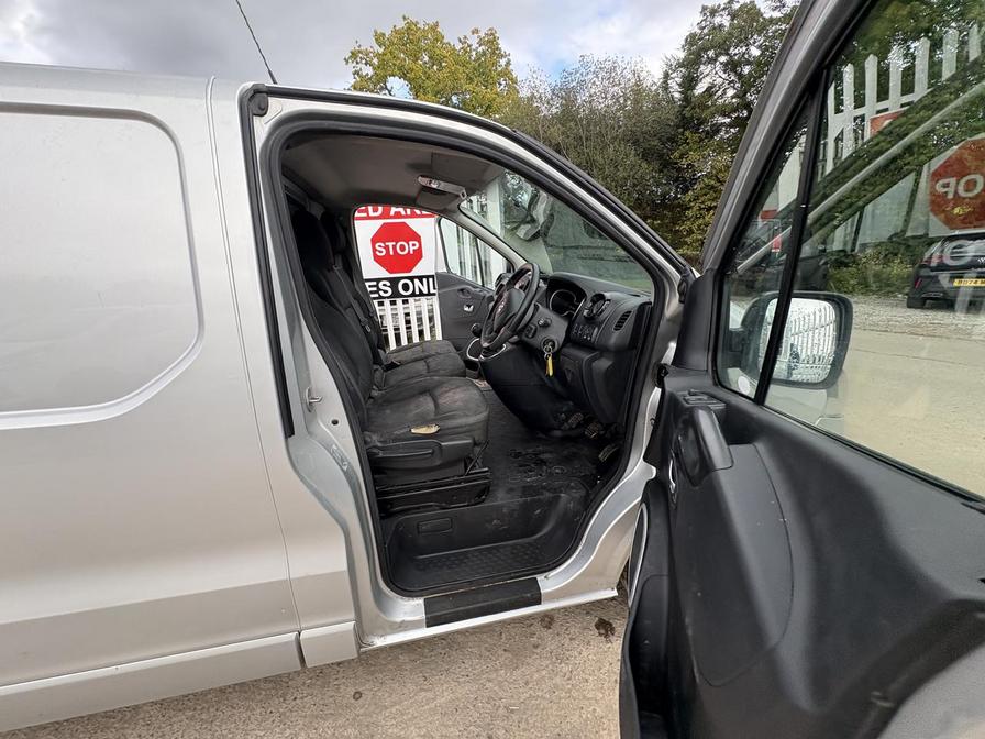 Used Vauxhall Vivaro 2017 for sale - 76217579: Photo 3