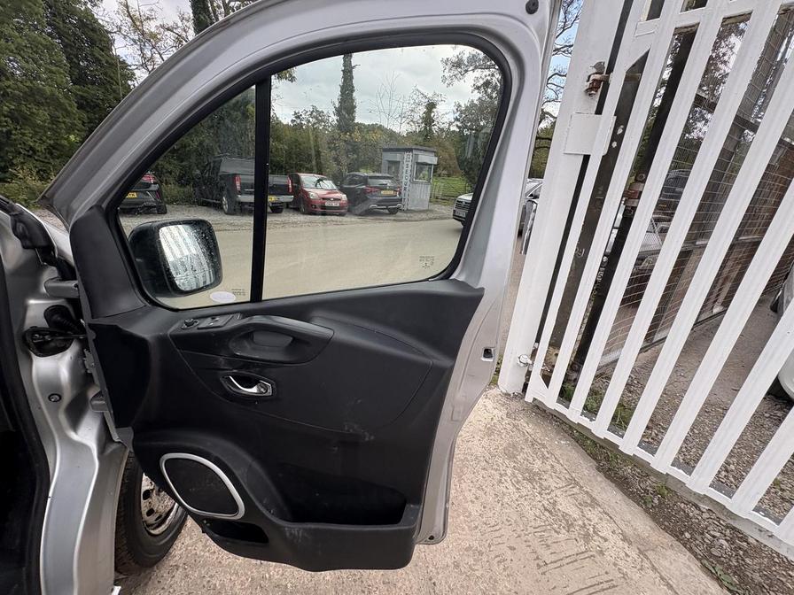 Used Vauxhall Vivaro 2017 for sale - 76217579: Photo 9