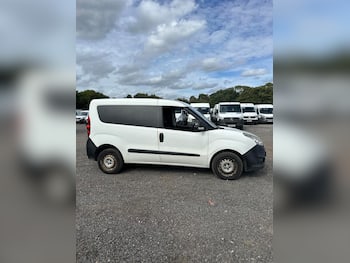 Used Vauxhall Combo 2015 for sale - 79743645: Photo