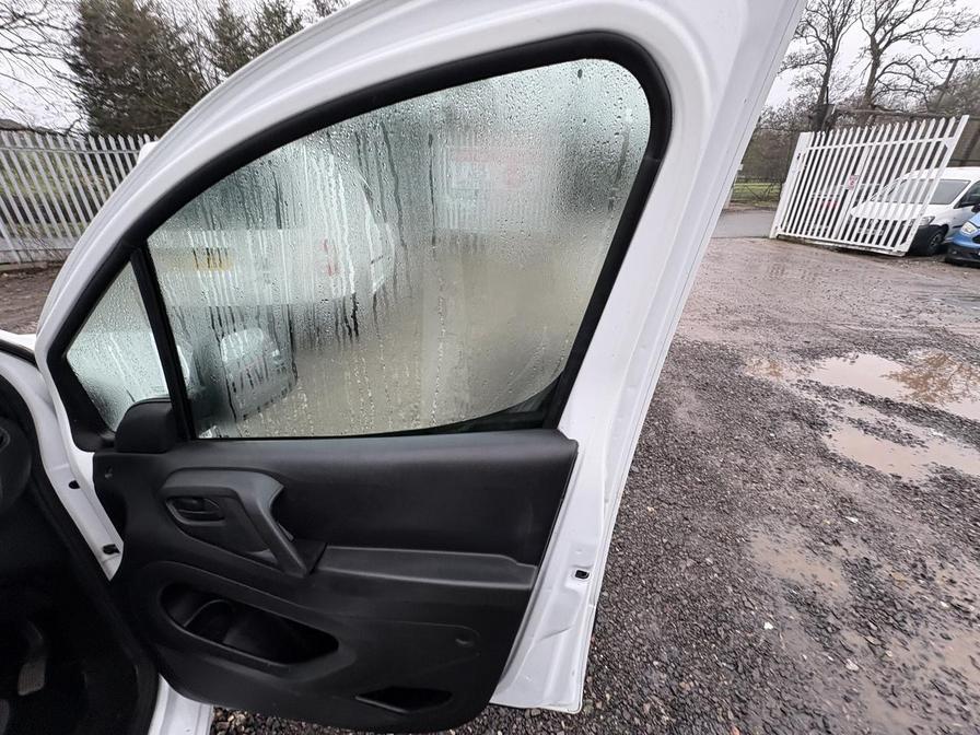 Used Peugeot Partner 2017 for sale - 77219086: Photo 19