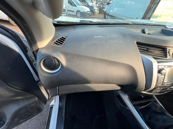Used Nissan Navara 2016 for sale - 74728167: Photo 9