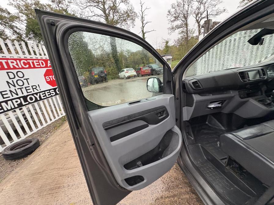 Used Vauxhall Vivaro 2020 for sale - 76475467: Photo 11
