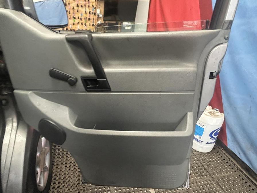 Used Volkswagen Transporter 1994 for sale - 76155457: Photo 10