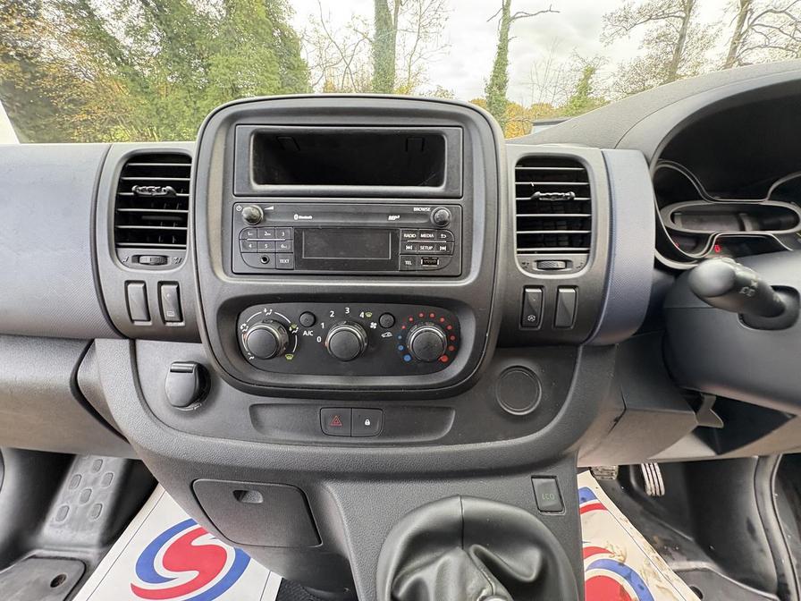 Used Vauxhall Vivaro 2016 for sale - 76501728: Photo 9