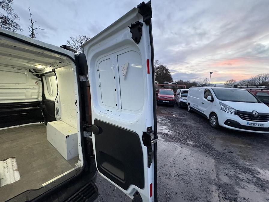 Used Vauxhall Vivaro 2016 for sale - 77194167: Photo 10