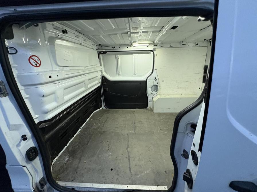 Used Vauxhall Vivaro 2016 for sale - 77194167: Photo 11