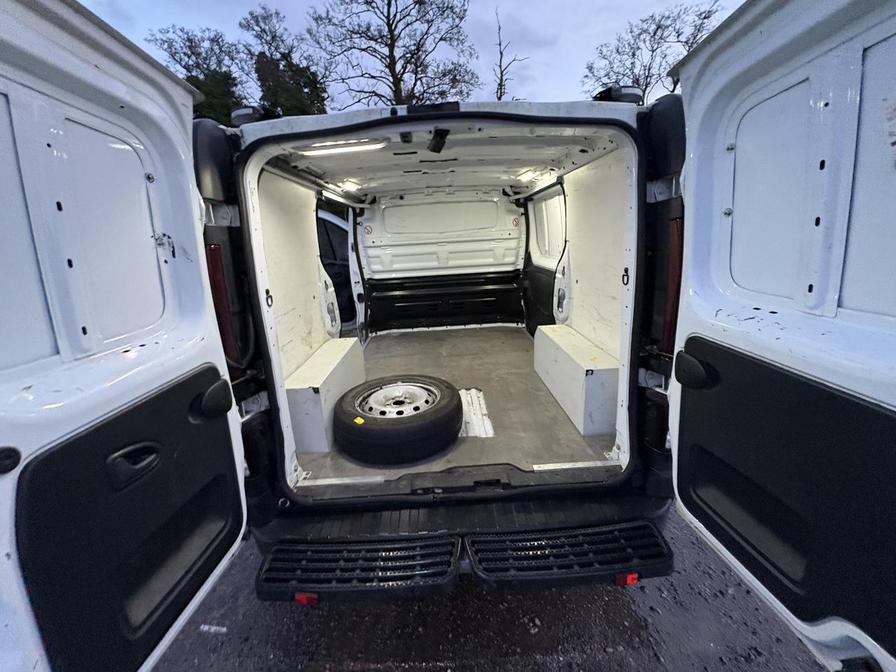 Used Vauxhall Vivaro 2016 for sale - 77194167: Photo 18