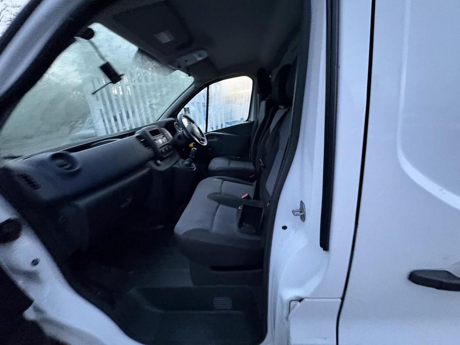 Used Vauxhall Vivaro 2016 for sale - 77194167: Photo 2