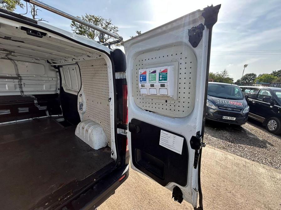 Used Vauxhall Vivaro 2017 for sale - 77810716: Photo 18