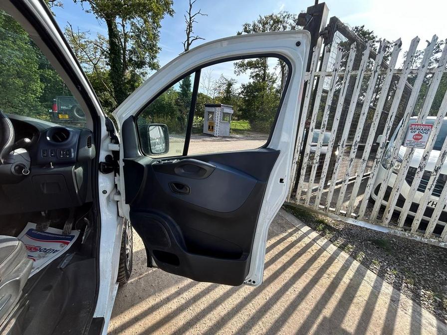Used Vauxhall Vivaro 2017 for sale - 77810716: Photo 21