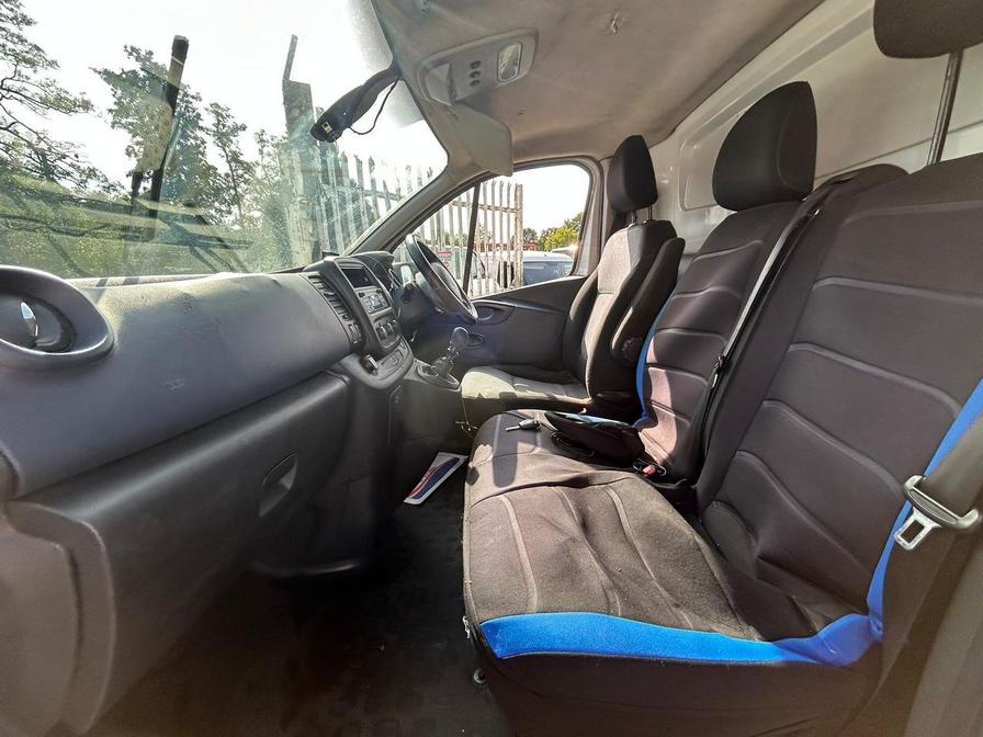 Used Vauxhall Vivaro 2017 for sale - 77810716: Photo 3