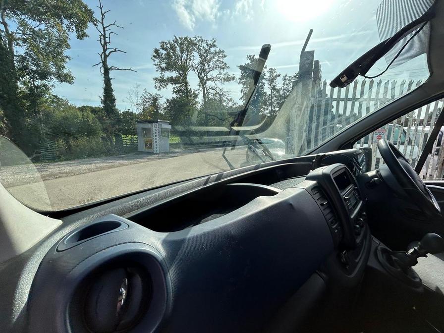 Used Vauxhall Vivaro 2017 for sale - 77810716: Photo 5