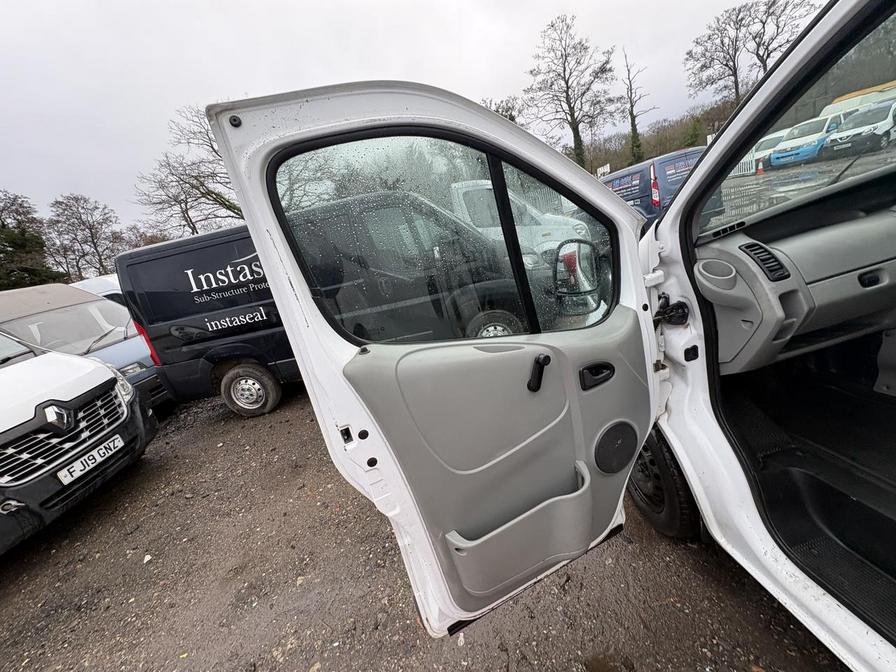 Used Vauxhall Vivaro 2005 for sale - 77540388: Photo 8
