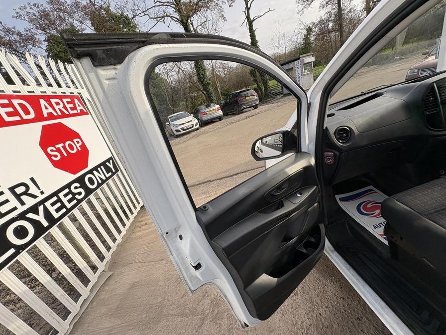 Used Mercedes-Benz Vito 2017 for sale - 77786639: Photo 13