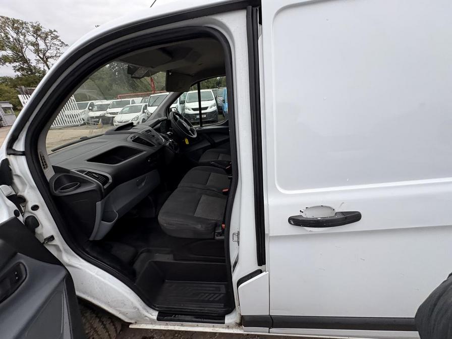 Used Ford Transit Custom 2015 for sale - 76096239: Photo 2