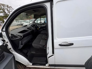 Used Ford Transit Custom 2015 for sale - 76096239: Photo 2