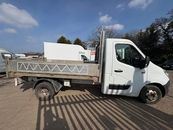 Used Renault Master 2017 for sale - 77983136: Photo