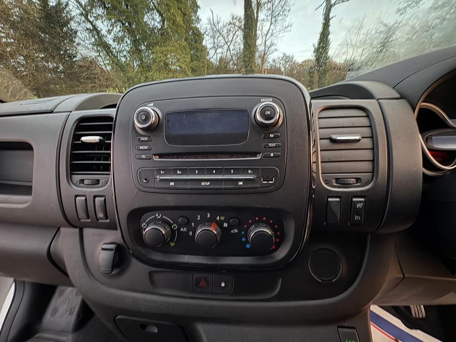 Used Vauxhall Vivaro 2018 for sale - 76851545: Photo 4