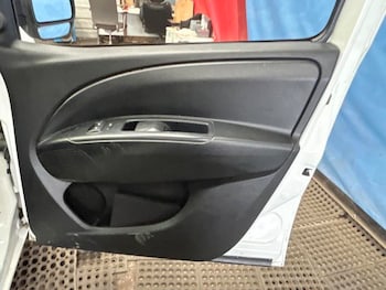 Used Vauxhall Combo 2017 for sale - 75943667: Photo