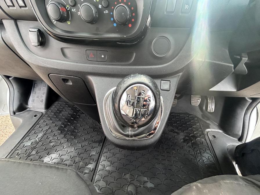 Used Vauxhall Vivaro 2018 for sale - 77710991: Photo 9