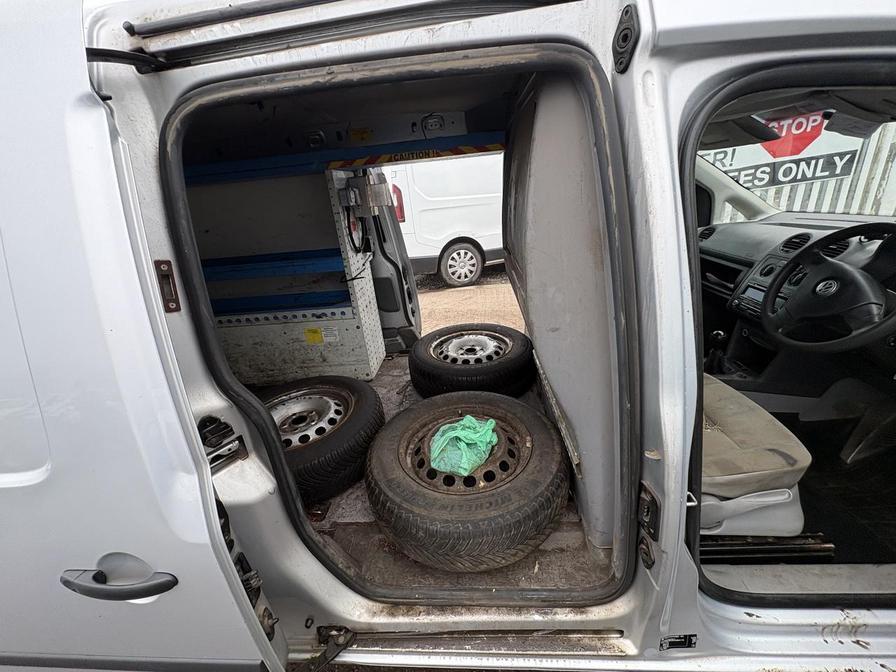 Used Volkswagen Caddy Maxi 2010 for sale - 77856148: Photo 10