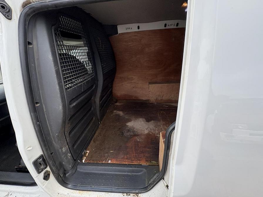 Used Volkswagen Caddy 2013 for sale - 76390421: Photo 4