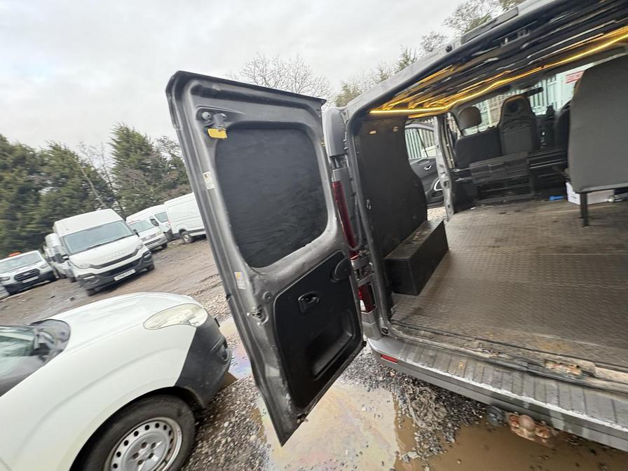 Used Vauxhall Vivaro 2017 for sale - 77308072: Photo 15