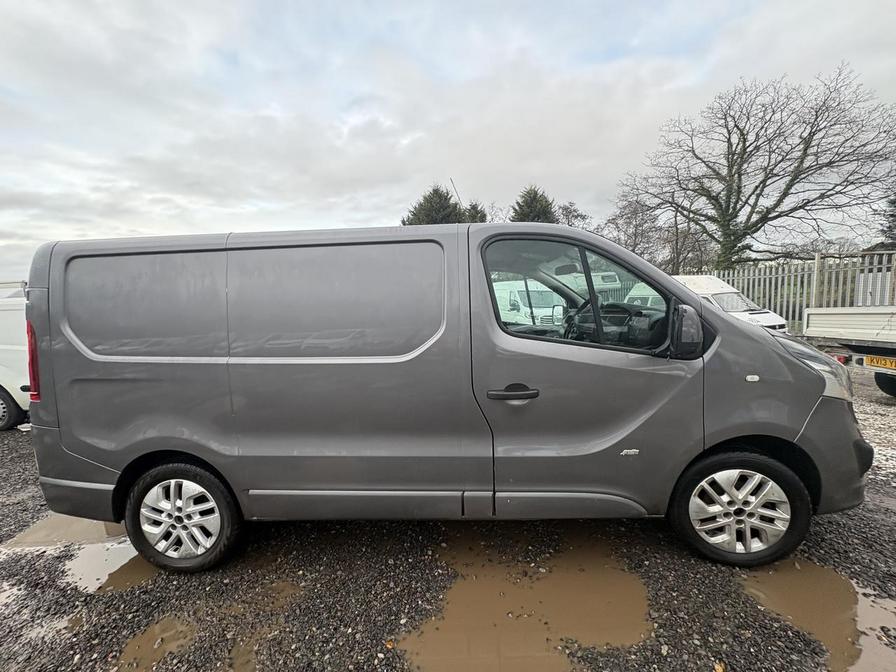 Used Vauxhall Vivaro 2017 for sale - 77308072: Photo 2