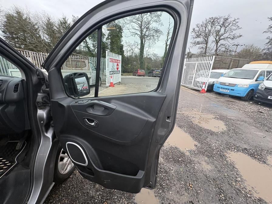Used Vauxhall Vivaro 2017 for sale - 77308072: Photo 21