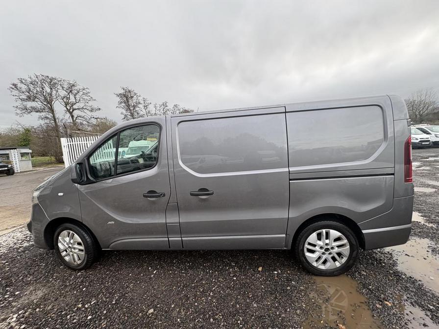 Used Vauxhall Vivaro 2017 for sale - 77308072: Photo 8
